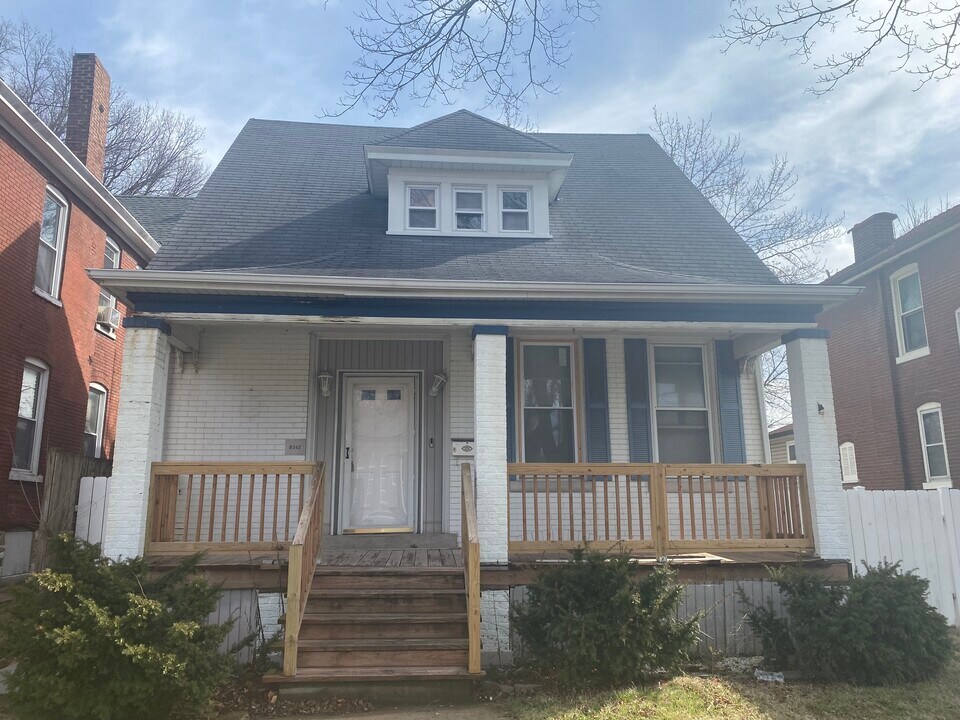 8512 Church Dr in St. Louis, MO - Building Photo