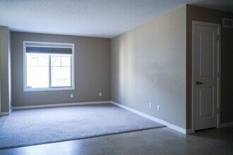 5051 James Hill Rd in Regina, SK - Building Photo - Building Photo