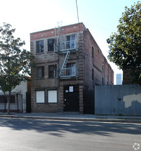 553 Stanford Ave in Los Angeles, CA - Building Photo - Building Photo