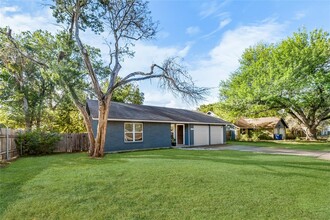 6708 Woodhue Dr in Austin, TX - Building Photo - Building Photo