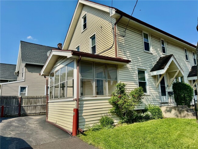 235 E Elm St in East Rochester, NY - Building Photo - Building Photo
