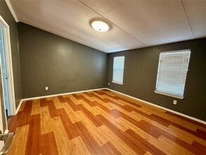 107 Shady Oaks Dr in Dale, TX - Building Photo - Building Photo