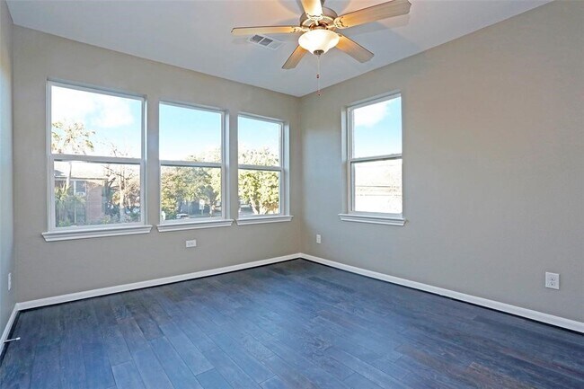property at 1501 Hawthorne St