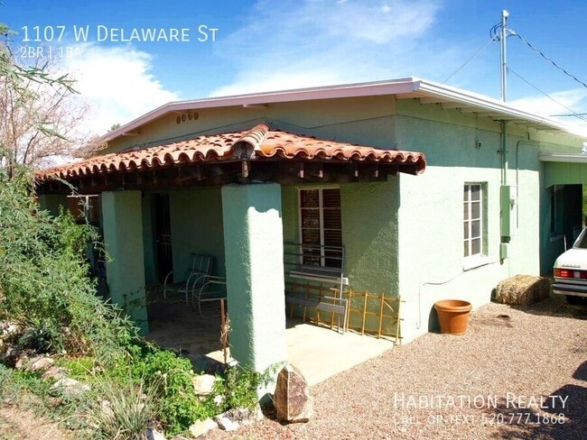 property at 1107 W Delaware St