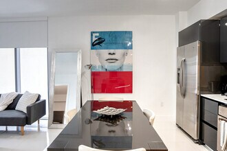 31 SE 6th St in Miami, FL - Building Photo - Building Photo