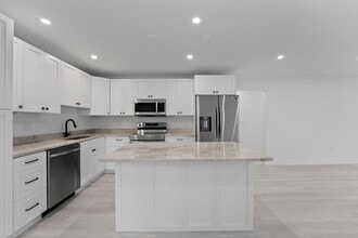 1279 Beach Rd in Riviera Beach, FL - Building Photo - Building Photo