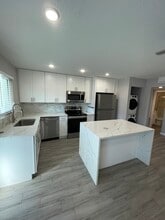 1600 8th St in Sarasota, FL - Foto de edificio - Building Photo