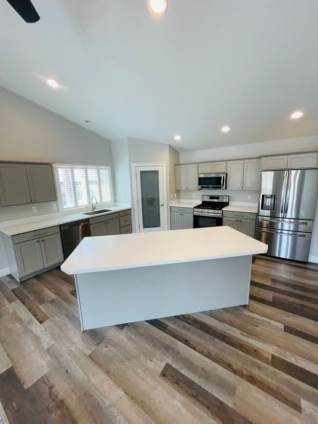 property at 7809 Markgraf Ln