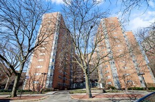 4950 N Marine Dr in Chicago, IL - Building Photo