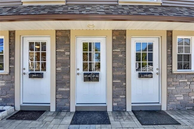 property at 1 E Main St