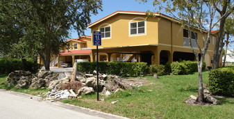 10661 NW 45th St Apartments