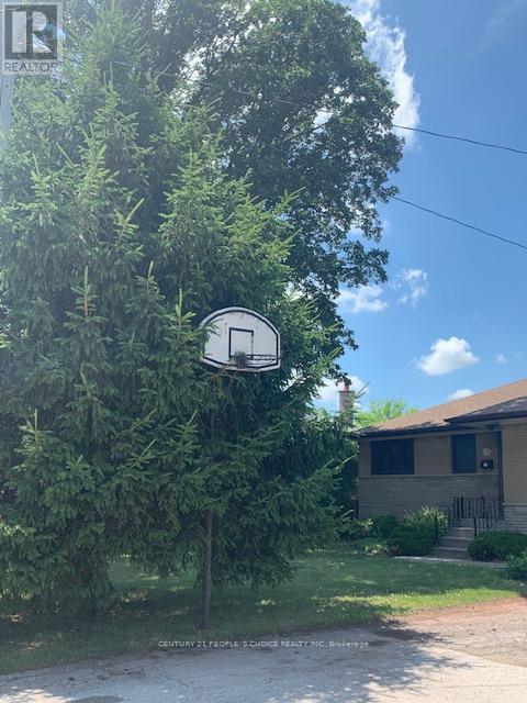 1393 Selkirk Ave in Oakville, ON - Building Photo - Building Photo