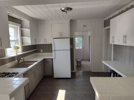 10850 Parkside Ave in Chicago Ridge, IL - Building Photo