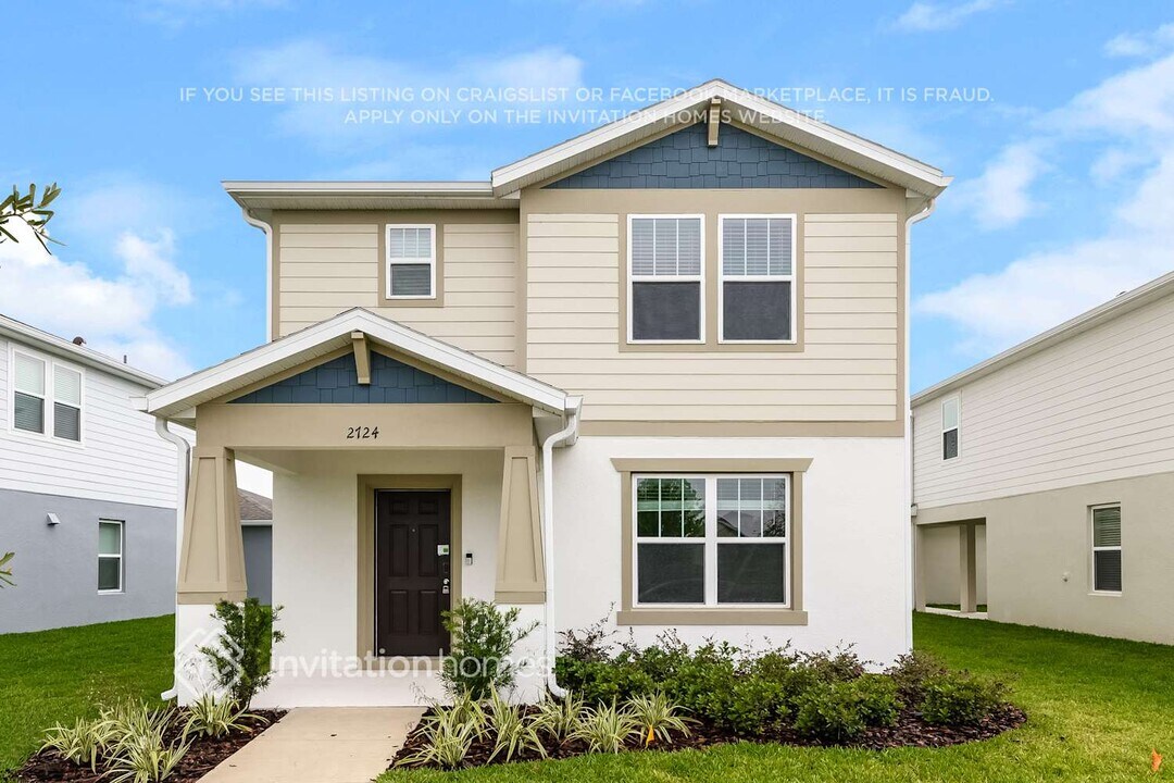 2724 Peace Of Mind Ave in Kissimmee, FL - Foto de edificio