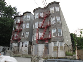 52 Poplar St in Yonkers, NY - Building Photo - Building Photo