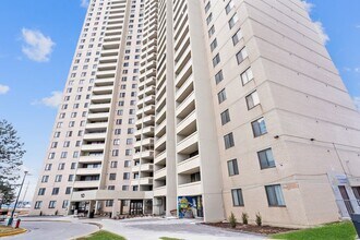 10 San Romanoway in Toronto, ON - Building Photo - Building Photo