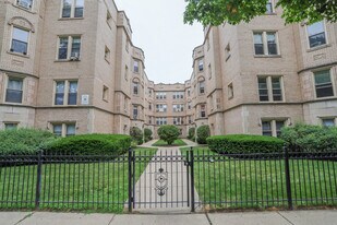 7443 N Claremont Ave in Chicago, IL - Building Photo