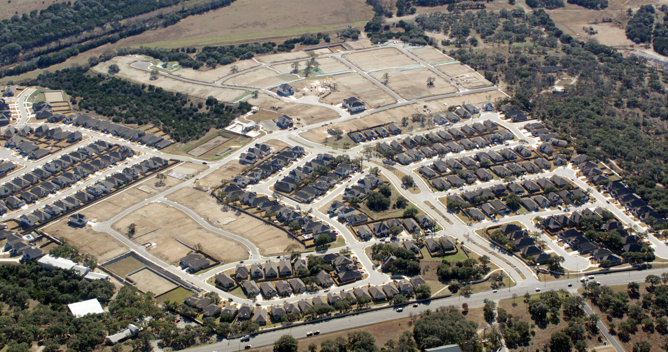 Crescent Bluff in Andice, TX - Building Photo