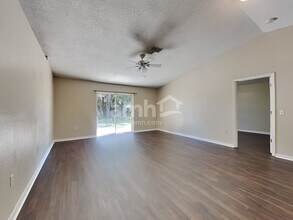 1625 Hudderfield Cir E in Jacksonville, FL - Building Photo - Building Photo