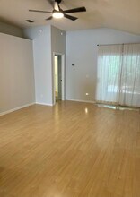 10389 Brookwood Bluff Rd N in Jacksonville, FL - Foto de edificio - Building Photo