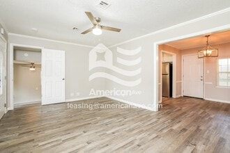 4923 E Easton St in Tulsa, OK - Foto de edificio - Building Photo