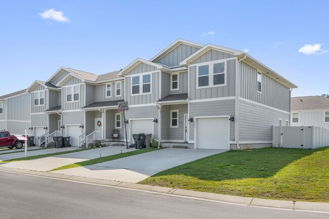 9483 Nature Crk Cir in Bellview, FL - Foto de edificio - Building Photo