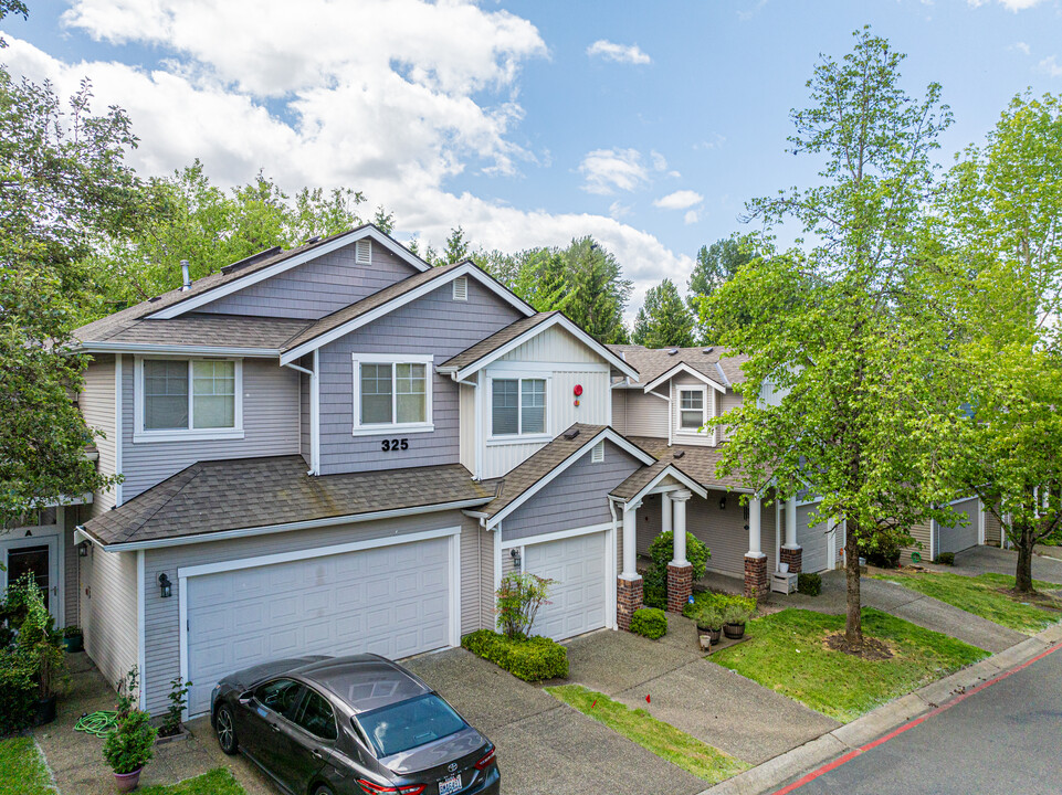 Ashburn Condominiums in Renton, WA - Foto de edificio