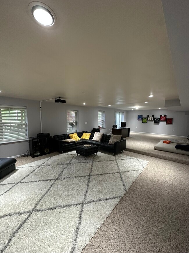 14202 Hartwood Ct and Nearby Centreville Apartments For Rent