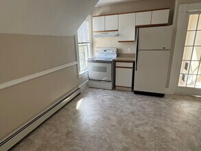 704 Belmont St in Manchester, NH - Building Photo - Building Photo