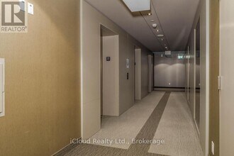 100 Harbour St in Toronto, ON - Building Photo - Building Photo