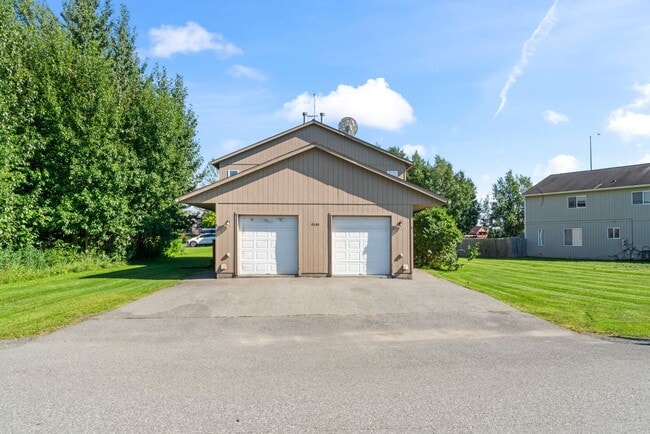 property at 9101 Lakehurst Dr