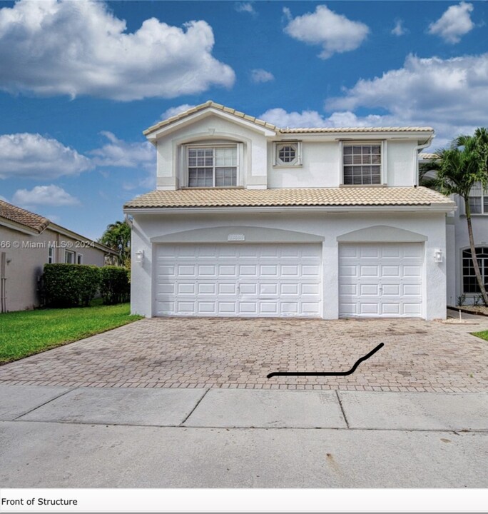 13484 NW 13th St in Pembroke Pines, FL - Building Photo