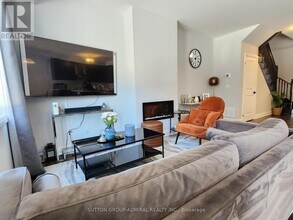 984 Crowsnest Holw in Pickering, ON - Building Photo - Building Photo