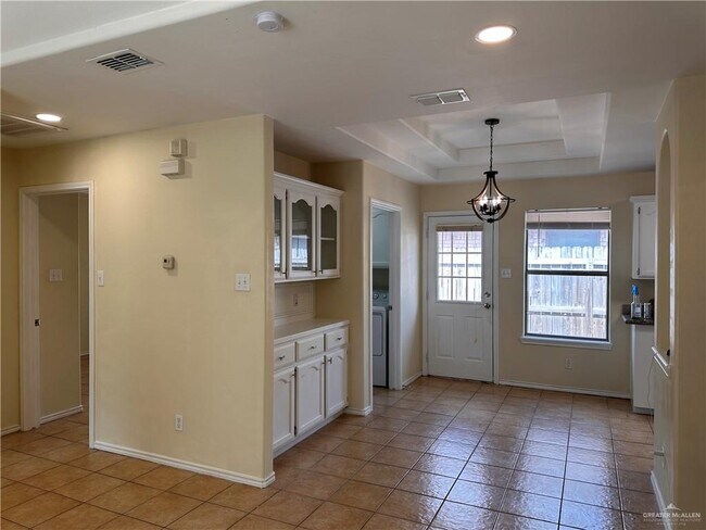 1913 W Western Dr in Edinburg, TX - Building Photo - Building Photo