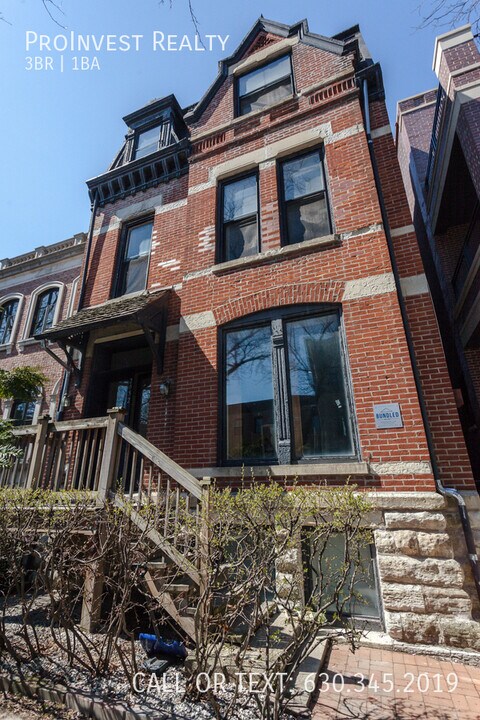 2052 N Dayton St in Chicago, IL - Building Photo