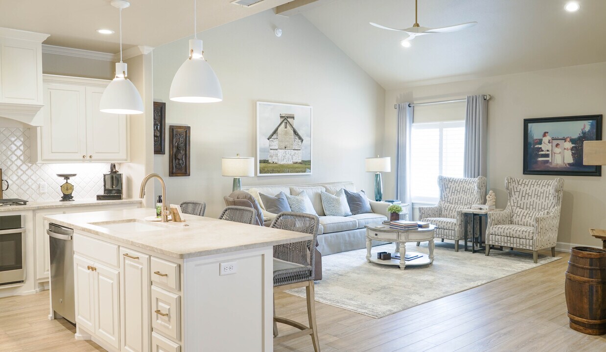 English Townhomes in Lubbock, TX - Building Photo