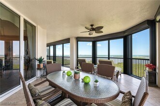 4875 Pelican Colony Blvd in Bonita Springs, FL - Foto de edificio - Building Photo