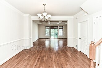 3537 S Four Mile Run Dr in Arlington, VA - Building Photo - Building Photo