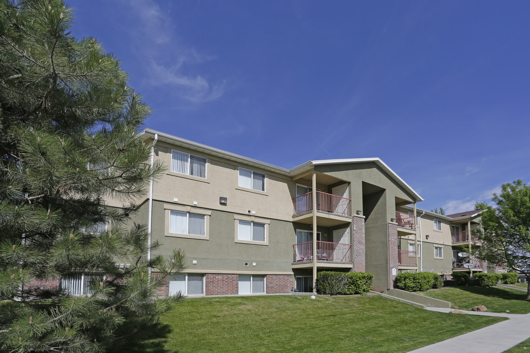 Bridger Pointe in North Logan, UT - Foto de edificio