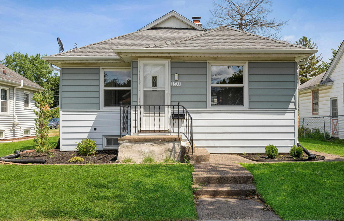 1533 39th St in Rock Island, IL - Building Photo