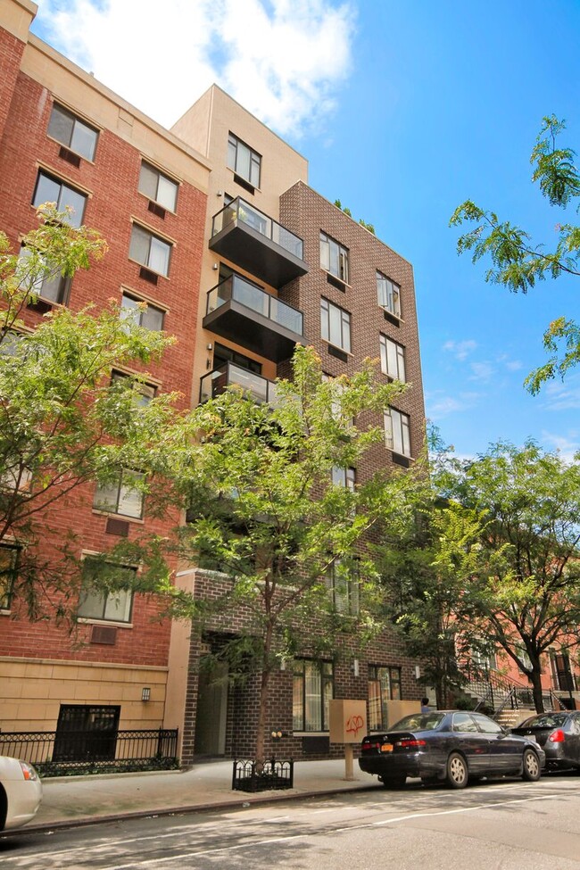 330 E 119th St in New York, NY - Building Photo - Building Photo