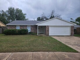 2120 Meridian Dr in Norman, OK - Building Photo