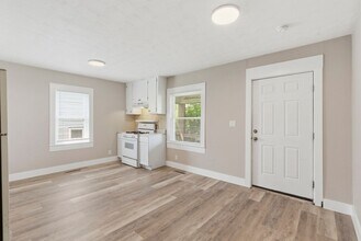 2154 E Cairo St in Springfield, MO - Building Photo - Building Photo