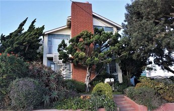 708-710 W 36th St San Pedro, CA 90731 in San Pedro, CA - Building Photo - Primary Photo