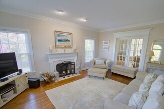 9724 Middleton Ridge Rd in Vienna, VA - Building Photo - Building Photo