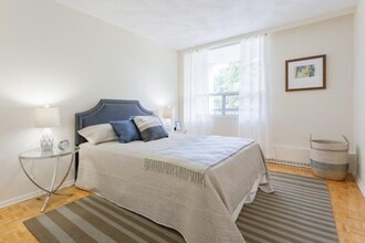 The Faircrest in Ottawa, ON - Building Photo - Building Photo