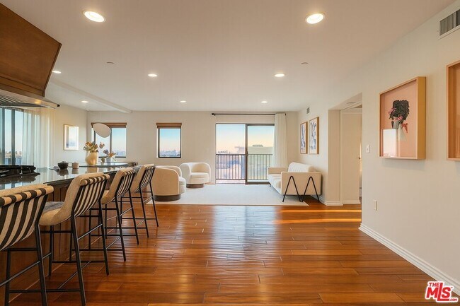 1146 Hacienda Pl in West Hollywood, CA - Building Photo - Building Photo