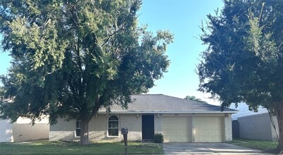 2715 Spring Canyon Ct in Houston, TX - Building Photo - Building Photo