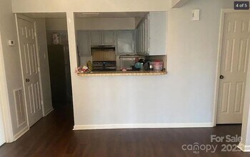 5718 Dockside Dr in Charlotte, NC - Building Photo - Building Photo