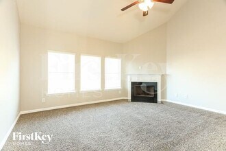 1005 Bethpage Ln in Calera, AL - Foto de edificio - Building Photo